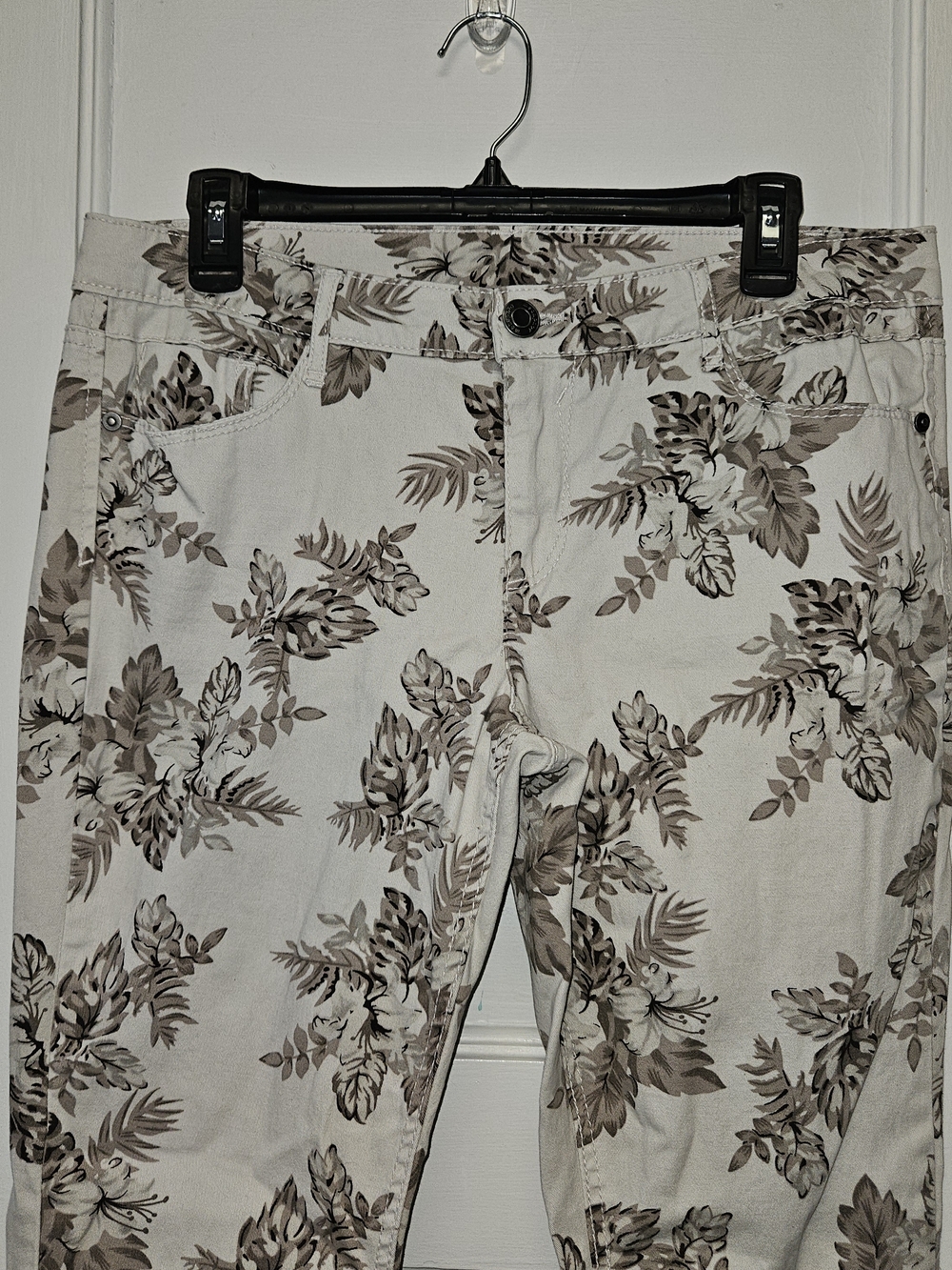Metaphor Beige Floral-Print Pants 12 - Picture 3 of 7